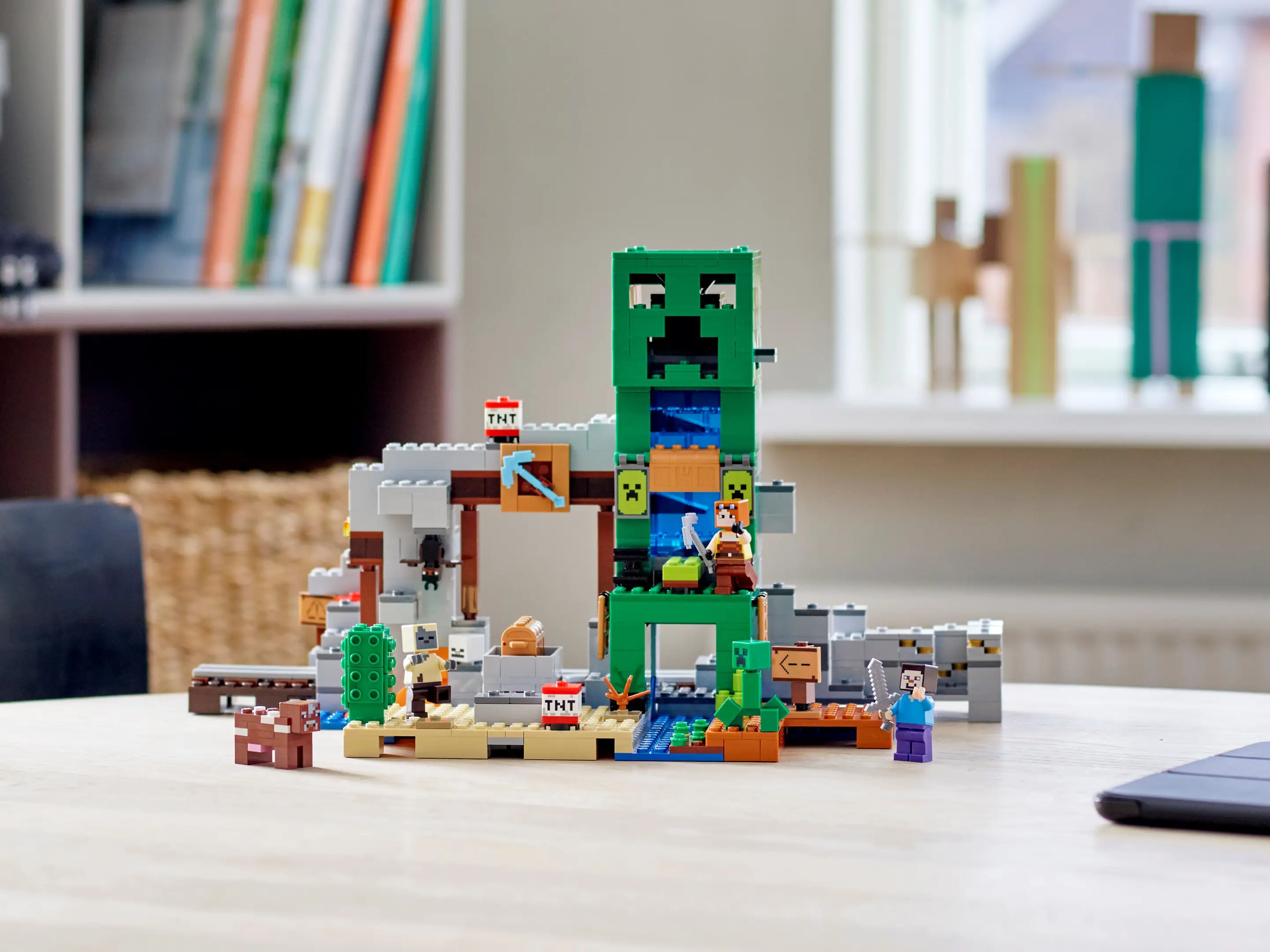 LEGO Minecraft The Creeper Mine Set 21155 SetDB