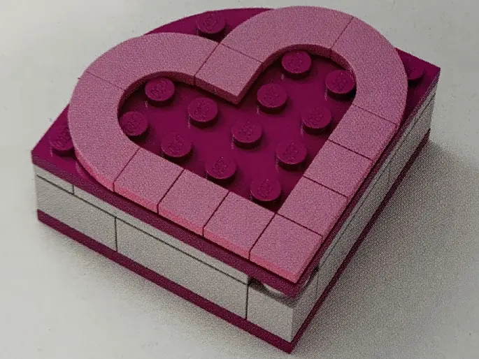 LEGO LEGO Brand Store Exclusive Build Friends Heart Box