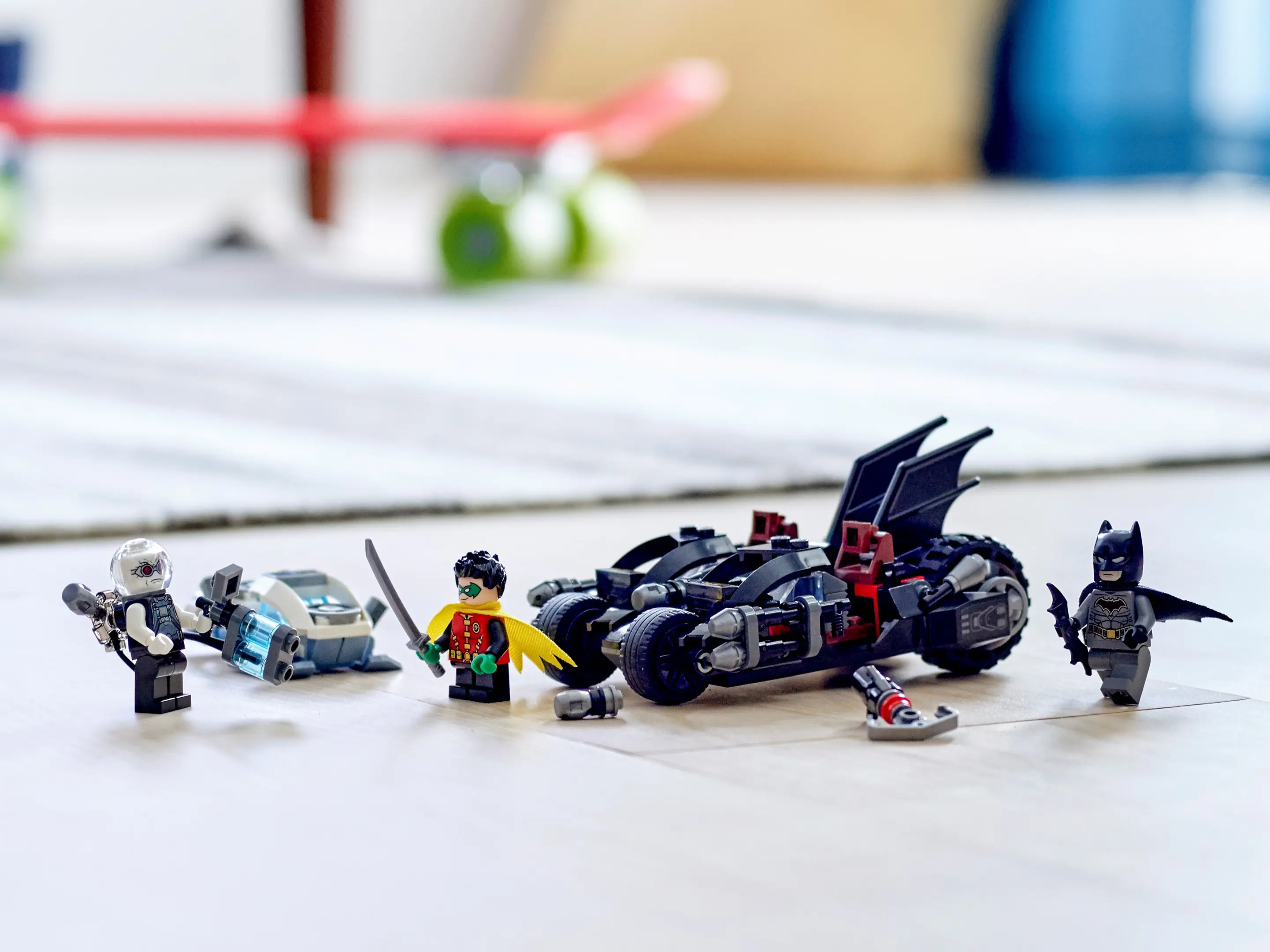 LEGO Batman Mr. Freeze Batcycle Battle Set 76118 SetDB