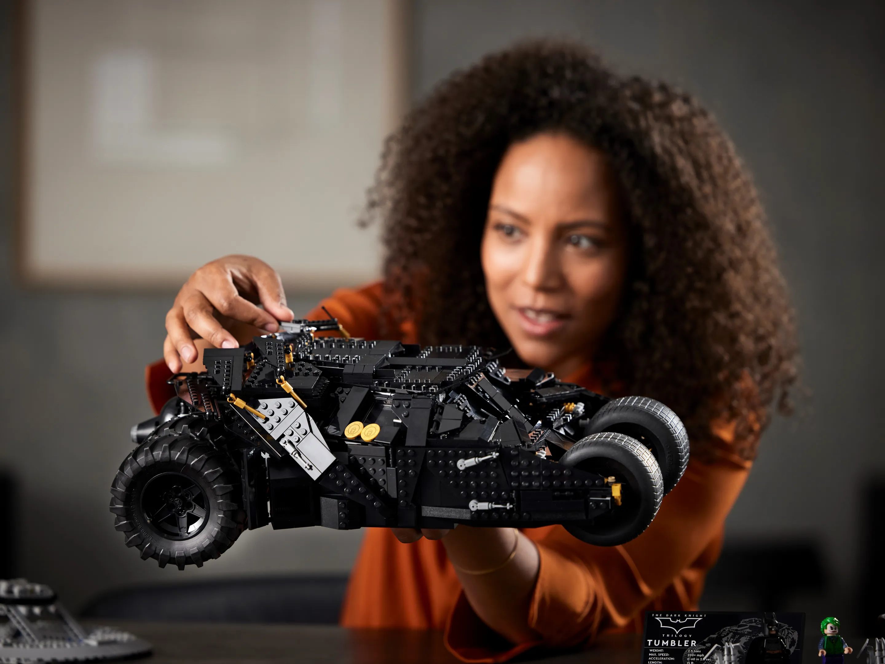 Brickfinder - LEGO DC Batmobile Tumbler (76240) First Look!