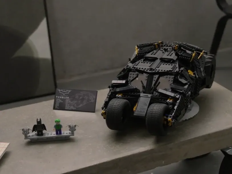 Brickfinder - LEGO DC Batmobile Tumbler (76240) First Look!